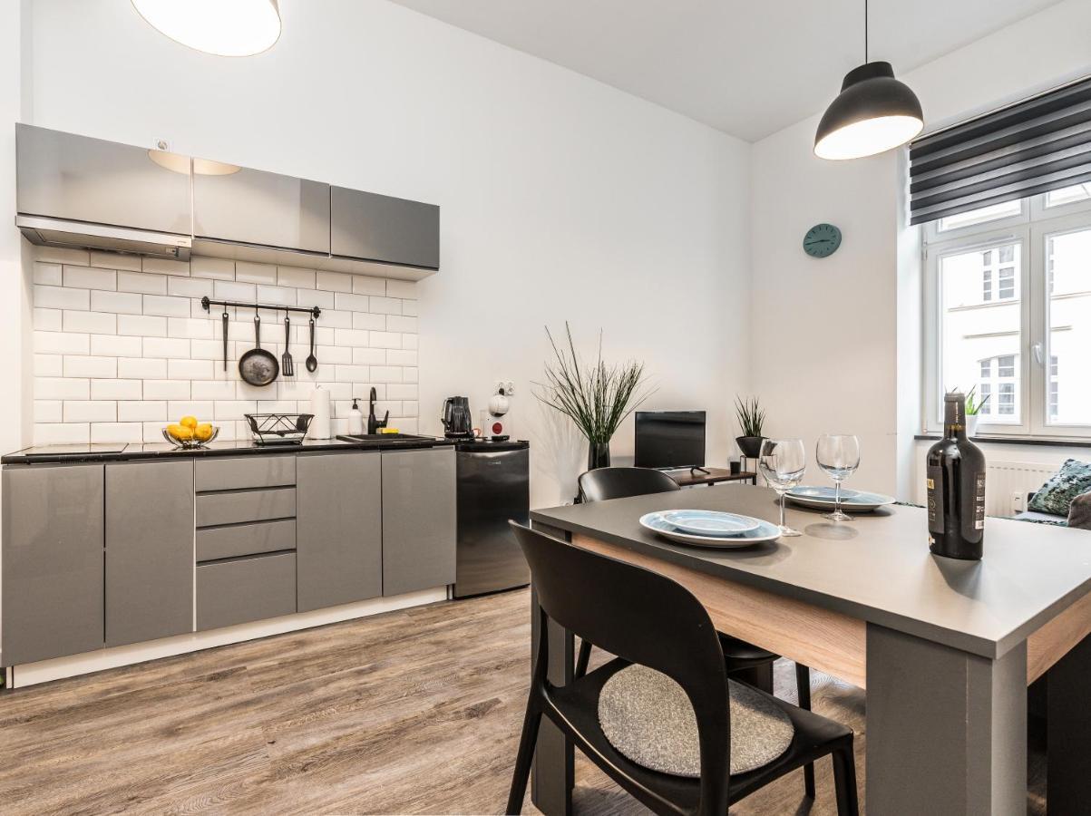 Apartament W Sercu Miasta Poznan Garbary 31 Buitenkant foto